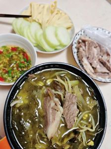 烩酸菜的家常做法_选对酸菜肉，这样做酸爽开胃