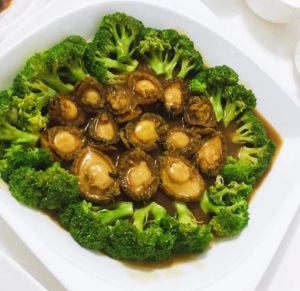 速冻鲍鱼的家常做法_速冻鲍鱼清蒸爆炒做法多，蘸姜汁更香