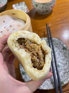 酸菜羊肉包子馅的做法_酸菜羊肉包子，美味做法分享！