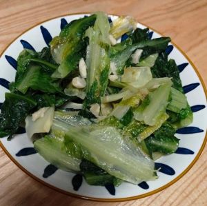 炒油麦菜需要焯水吗_油麦菜不焯水怎么炒，脆爽不出水