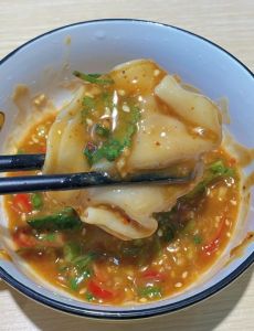 饺子蒜汁蘸料怎么调_蒜泥蘸料，葱辣椒醋香，随心调！
