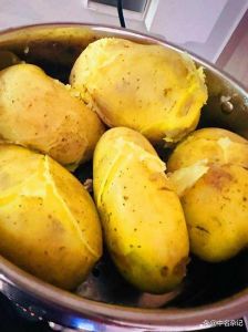 土豆高压锅压几分钟_高压锅做土豆不同大小压多久