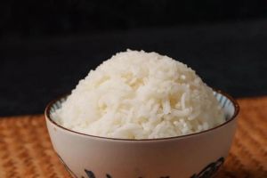 米饭煮好跳保温多久能熟_电饭煲保温让米饭更松软，食用前稍等片刻