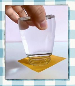 把烧杯倒扣在装满水的水槽中：实验操作的详细步骤与注意事项