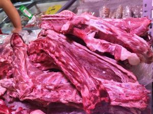 羊肉大三叉是哪个部位_羊腿上嫩肉，煎烤皆宜