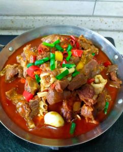 焖狗肉的做法及配料_焖狗肉香浓入味