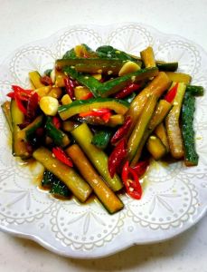 蘸水果黄瓜要什么酱油_酱油拌黄瓜，清爽又醇厚！