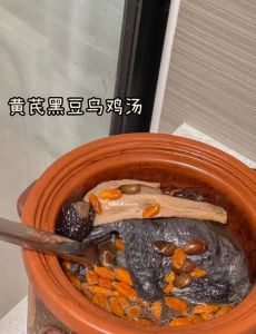 清炖乌鸡汤到底要不要焯水_乌鸡汤要不要焯水？方法与技巧