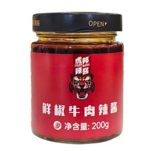 虎邦辣酱配料表图片_鲁西牛肉熬制，魔鬼辣香葱多口味，营收超6亿