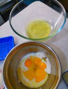自做鸡蛋糕家常做法_控糖加醋，香甜可口