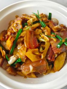 春笋烧肉的做法大全_春笋烧五花肉，鲜嫩入味家常菜