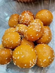 油炸糯米麻阳坨制作方法_揉面油炸小技巧