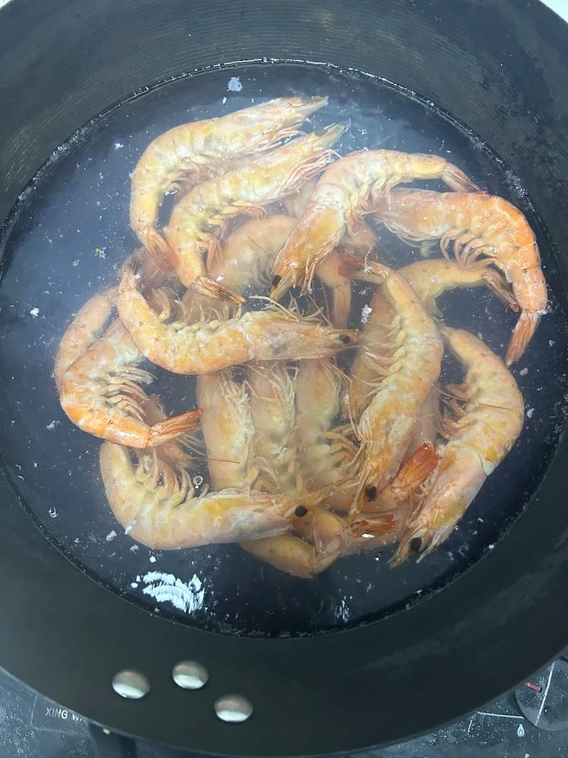 白对虾的家常做法_白灼对虾鲜嫩营养,简单易学做法多! 白对虾的家常做法_白灼对虾鲜嫩营养,简单易学做法多!
