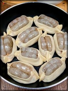 大虾水饺馅的做法大全图解_鲜虾仁猪肉馅，韭菜香菇提味，做法简单美味！