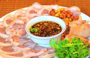 白切猪脚最正宗做法_广东经典美食，鲜嫩可口，在家轻松做！