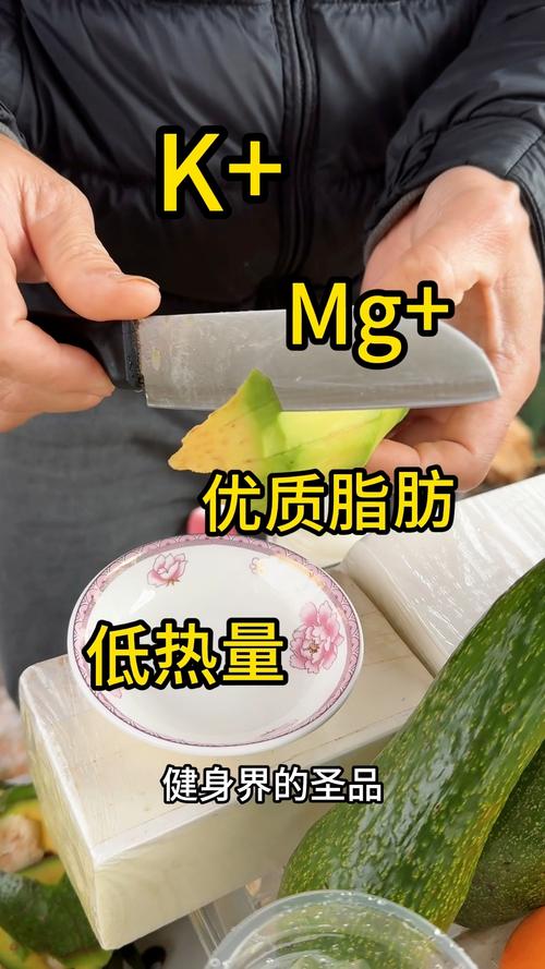 长条果子的制作方法_面粉鸡蛋油盐调和，醒发塑形油炸金黄