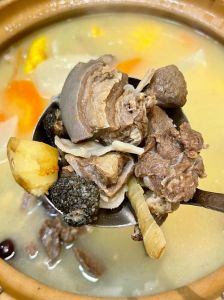 贵州羊肉火锅做法_带皮香辣，暖心暖胃