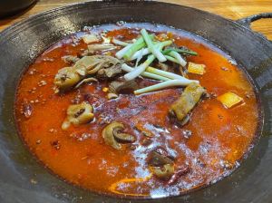 铁锅卤羊排的家常做法_香料去膻入味，步骤详解