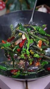 凉拌红菜苔的家常做法_营养美味，简单易做！