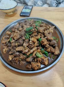 熬炒鸡的家常做法_临沂炒鸡酱香浓郁做法简单家常菜