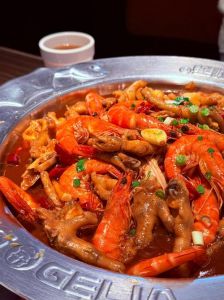 鸡肉虾煲的做法_鲜香浓郁，美味分享