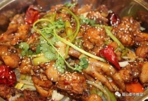 干煸野鸡的家常做法_野味家常，外焦里嫩！