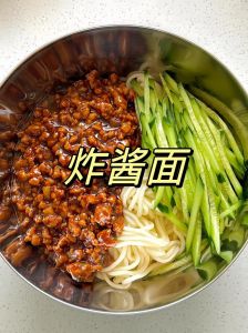 川味炸酱面炸酱的做法_黄豆酱配郫县香辣酱