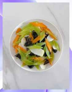 炒素三鲜家常做法_清脆可口家常菜