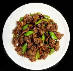 鸡胗没焯水直接炒可以吗_腌好鸡胗大火快炒，又脆又香！