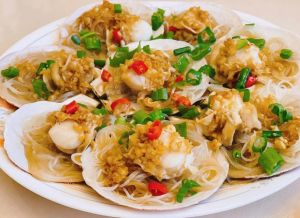 家常蒜蓉蒸扇贝_蒜蓉蒸扇贝，鲜香下饭的家常美味！