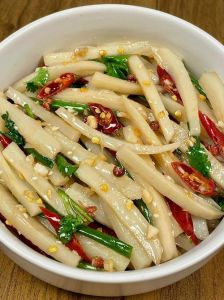 炝炒莲菜需要焯水不_脆爽秘诀全攻略