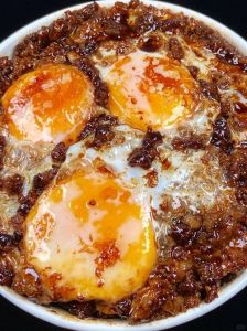 肉末下锅怎样才不起坨_分批下锅猛火炒