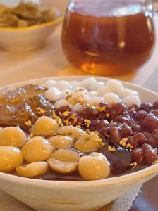 藕粉小汤圆的做法1_玫瑰藕粉小汤圆，Q弹香甜，美味新吃法！