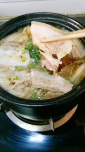 砂锅白肉的做法大全_家常暖胃，清汤酸菜风味美
