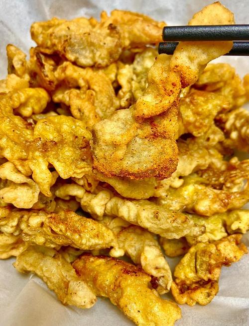 软炸鲜蘑的家常做法_选好料,调对糊,分两步炸酥脆! 软炸鲜蘑的家常做法_选好料,调对糊,分两步炸酥脆!