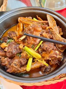 恩平炆狗仔鸭做法_恩平狗仔豆焖鸭，妈妈拿手家常菜