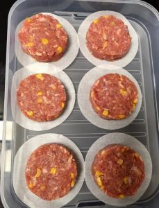 酥皮牛肉馅饼的做法_周末自制香酥牛肉馅饼，手作温暖家味道！