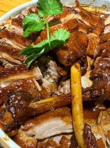 碌鸭的正宗做法_皮香骨酥，香煎慢焖入味足