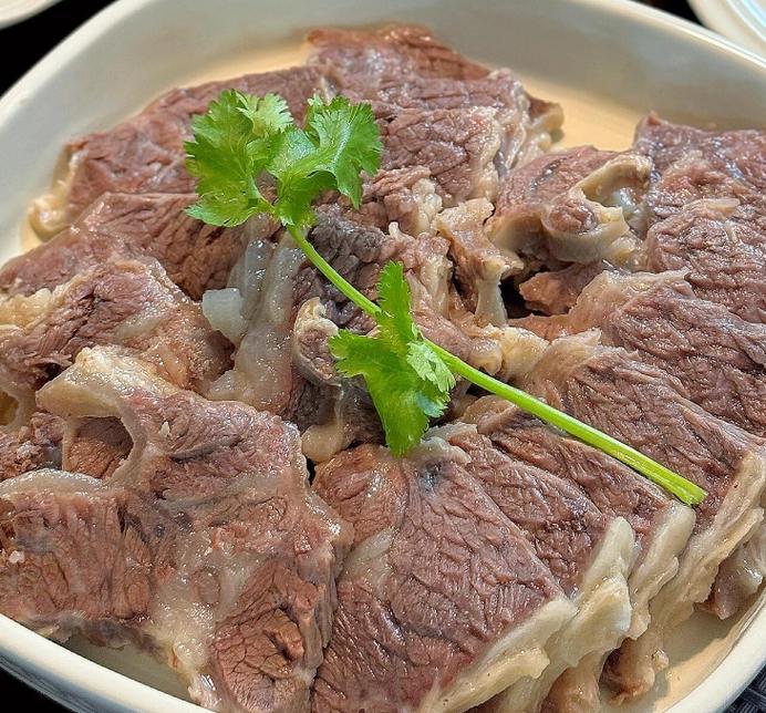 白切牛肉的做法最正宗的做法_盐腌姜炖白切牛肉，细嫩鲜美这样做！