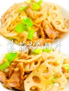 藕片回锅肉家常做法_块大肉凉，藕片薄泡，大火快炒美味！