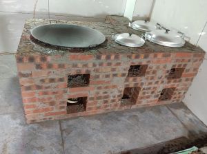 无烟柴火灶制作过程_精巧设计防烟，建造注意细节