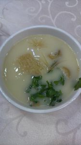 干鱼翅的家常做法_冷水泡12小时，姜葱焖煮去腥，鲜美可口！