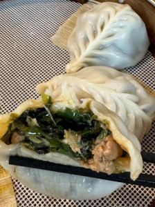 海芽菜蒸包子做法_鲜香海芽菜猪肉包子，北方家常美味！