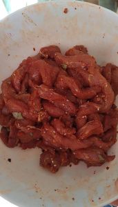 猪肉晒干的做法大全_松软入味带色彩，冷藏腌制烘干控温，DIY麻辣甜香风味！