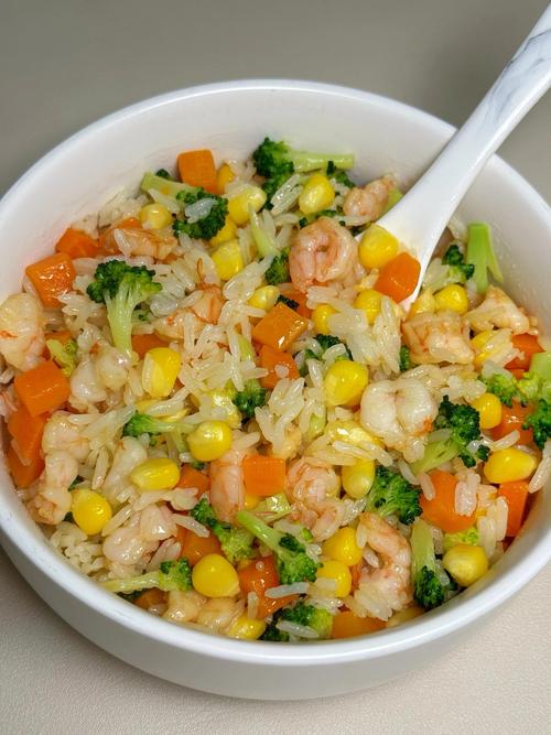 什锦炒饭的家常做法_剩饭边角料炒饭,创意美味清理冰箱 什锦炒饭的家常做法_剩饭边角料炒饭,创意美味清理冰箱