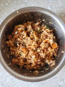 纯酸菜素包子馅的做法_酸菜素肉包子，香软可口，早餐粥点皆宜！