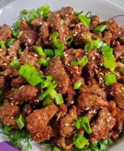 羊肉小炒的家常做法_洋葱羊肉小炒，叉烧酱调味超香！