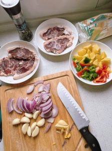 羊蝴蝶排的做法_香煎蝴蝶排，腌料搭配，鲜嫩可口