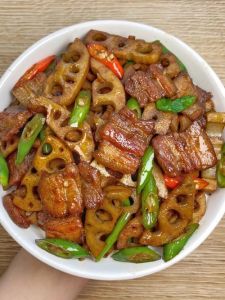 肉夹藕的家常做法_酥脆肉夹藕，家常美味这样做！