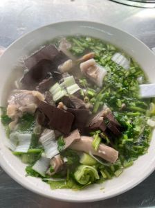 煮羊杂汤家常做法_去腥增香，鲜美不膻